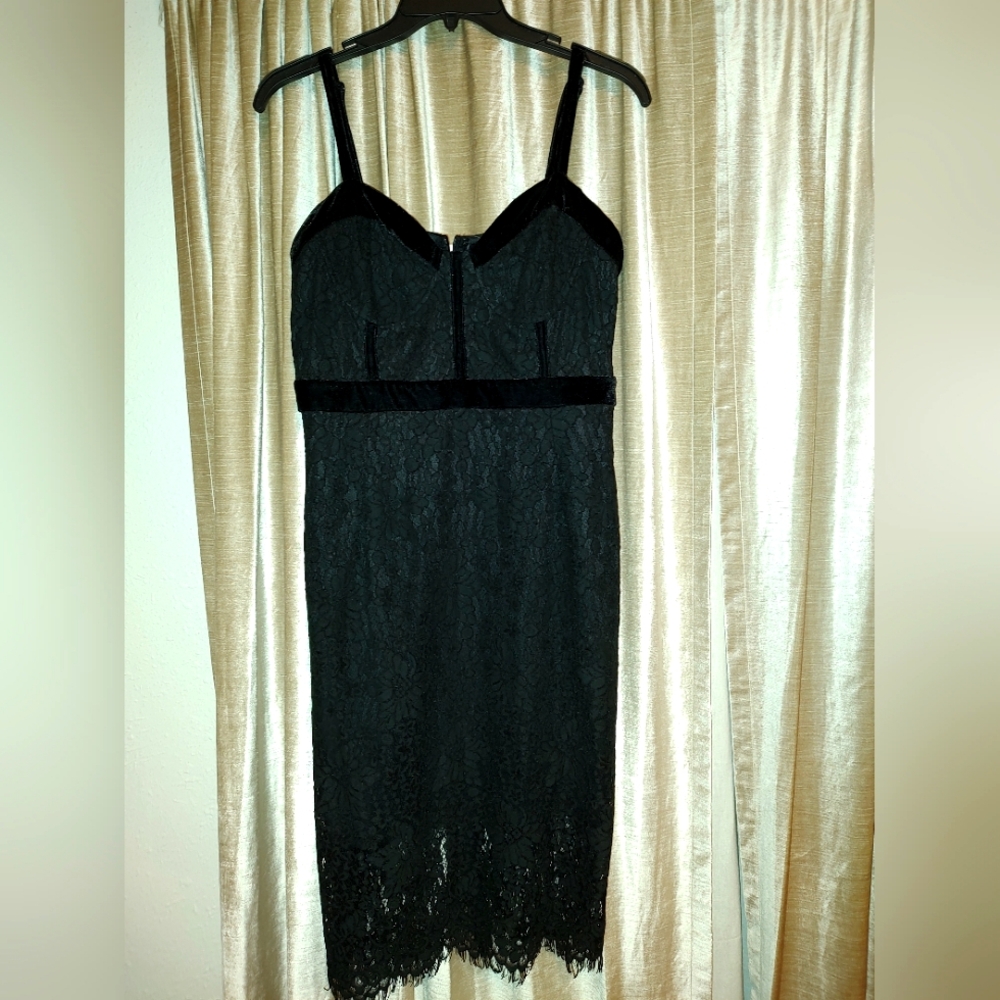 AQUA Brand Black Lace & Velvet Corset Style Cocktail Dress, Sz L, NWT
